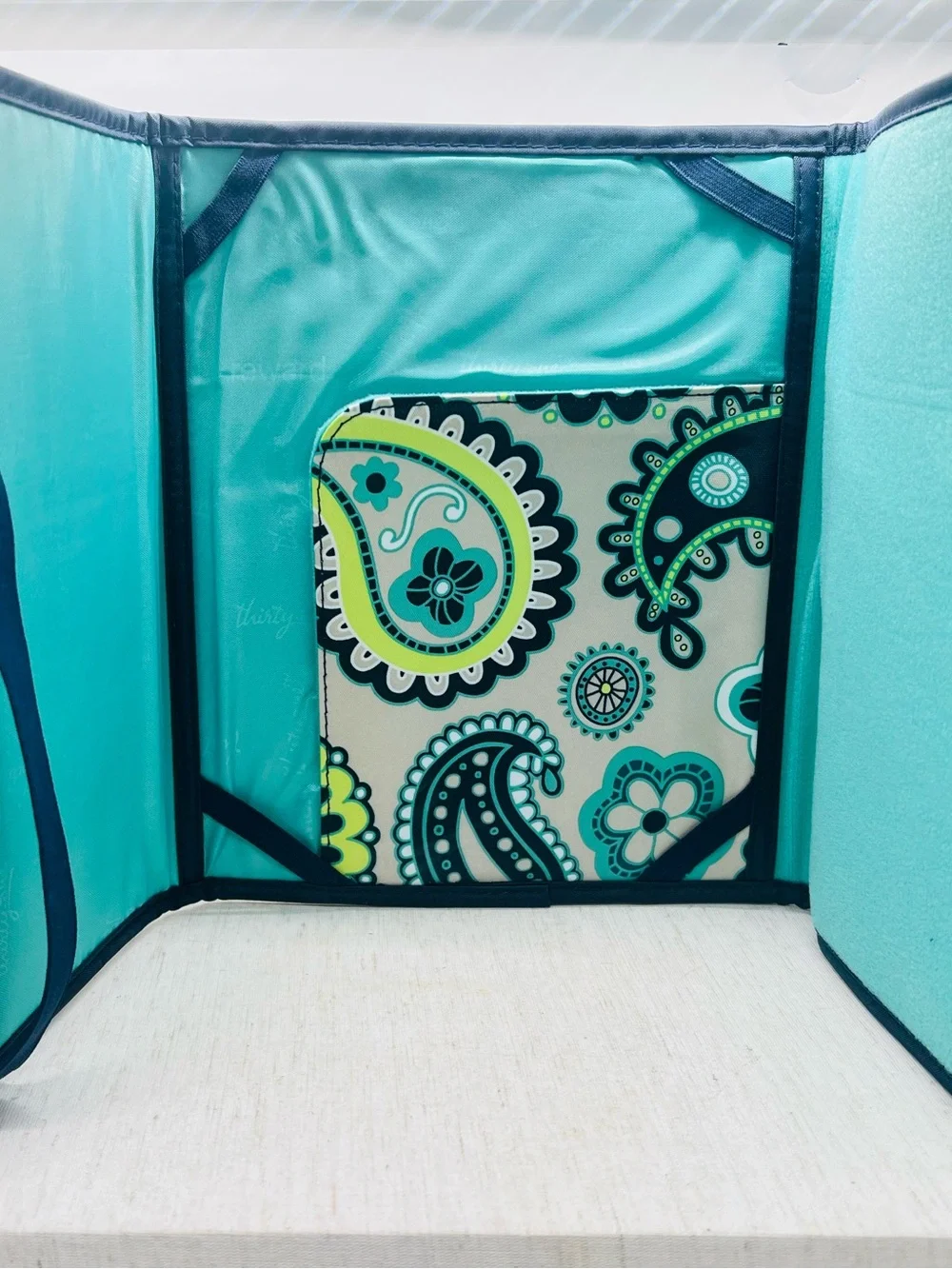 Thirty-One Fold It Up Organizer NEW Paisley Day Tablet Bible Holder Notepad